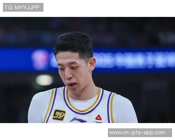 北控男篮主力中锋沈梓捷惊喜现身朝阳篮球联赛决赛日引发热议